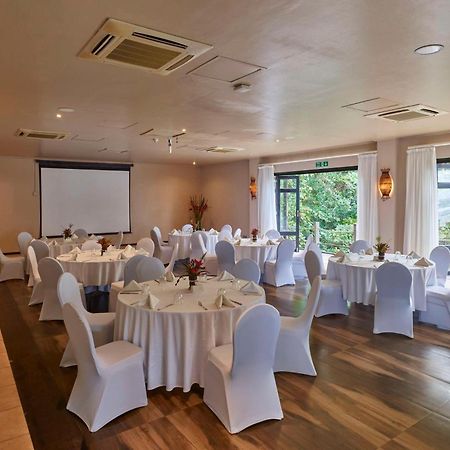 Doubletree By Hilton Seychelles Allamanda Resort & Spa Takamaka Екстер'єр фото