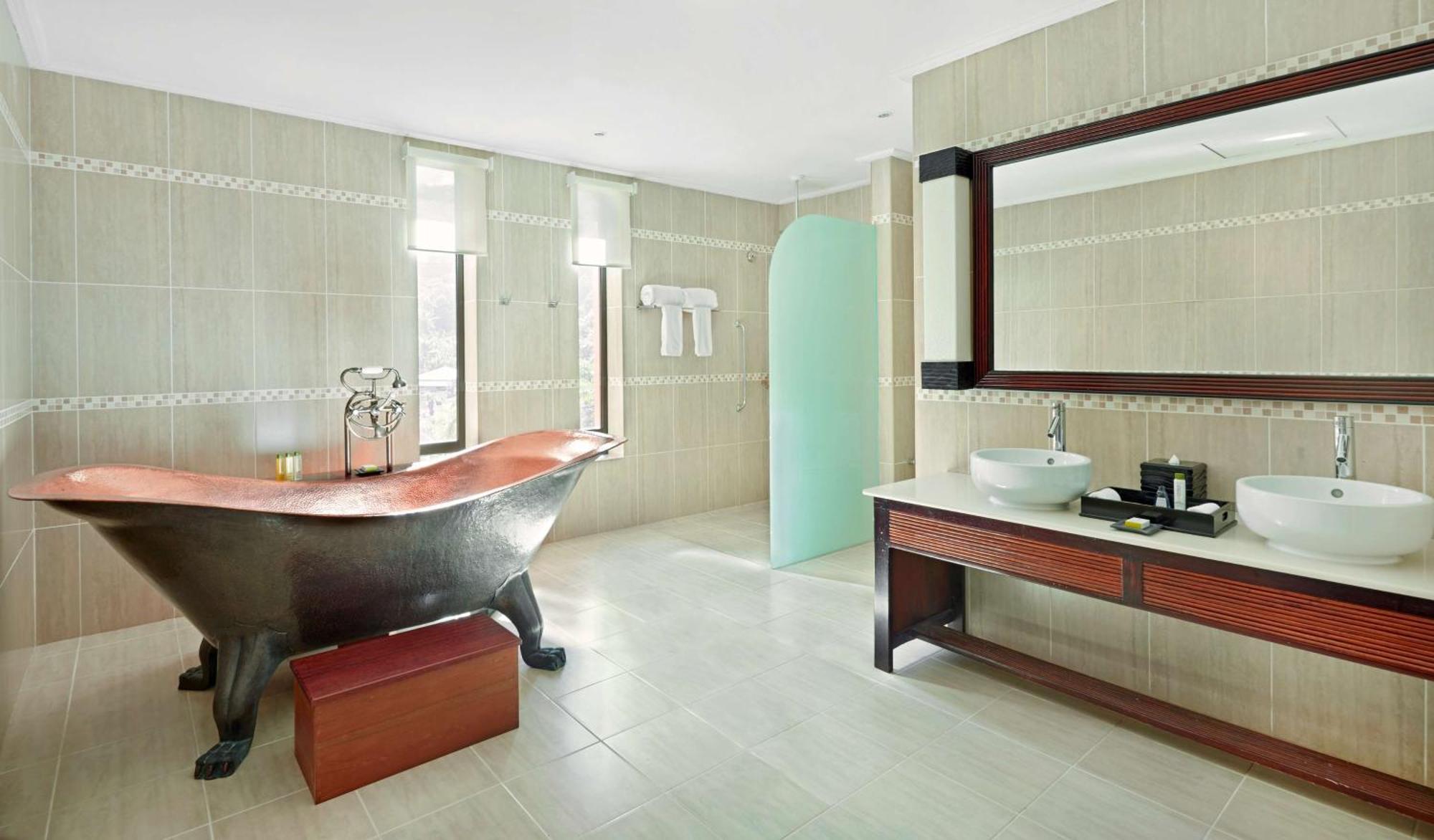 Doubletree By Hilton Seychelles Allamanda Resort & Spa Takamaka Екстер'єр фото