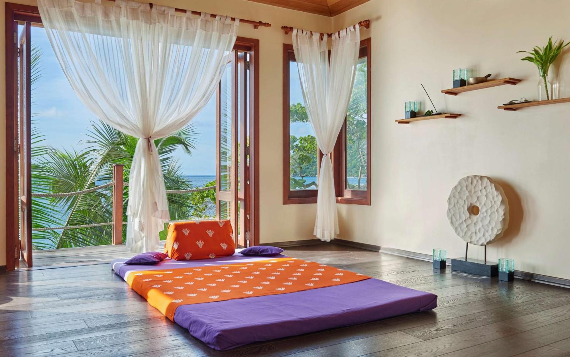 Doubletree By Hilton Seychelles Allamanda Resort & Spa Takamaka Екстер'єр фото