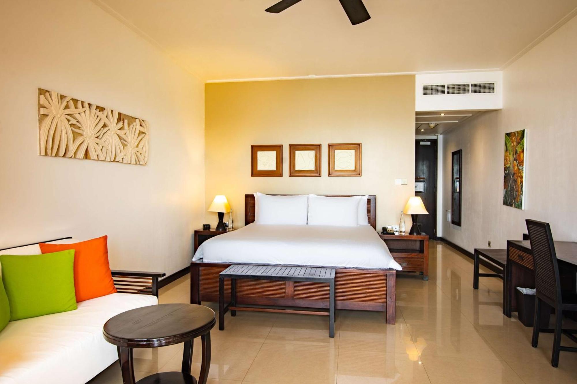 Doubletree By Hilton Seychelles Allamanda Resort & Spa Takamaka Екстер'єр фото