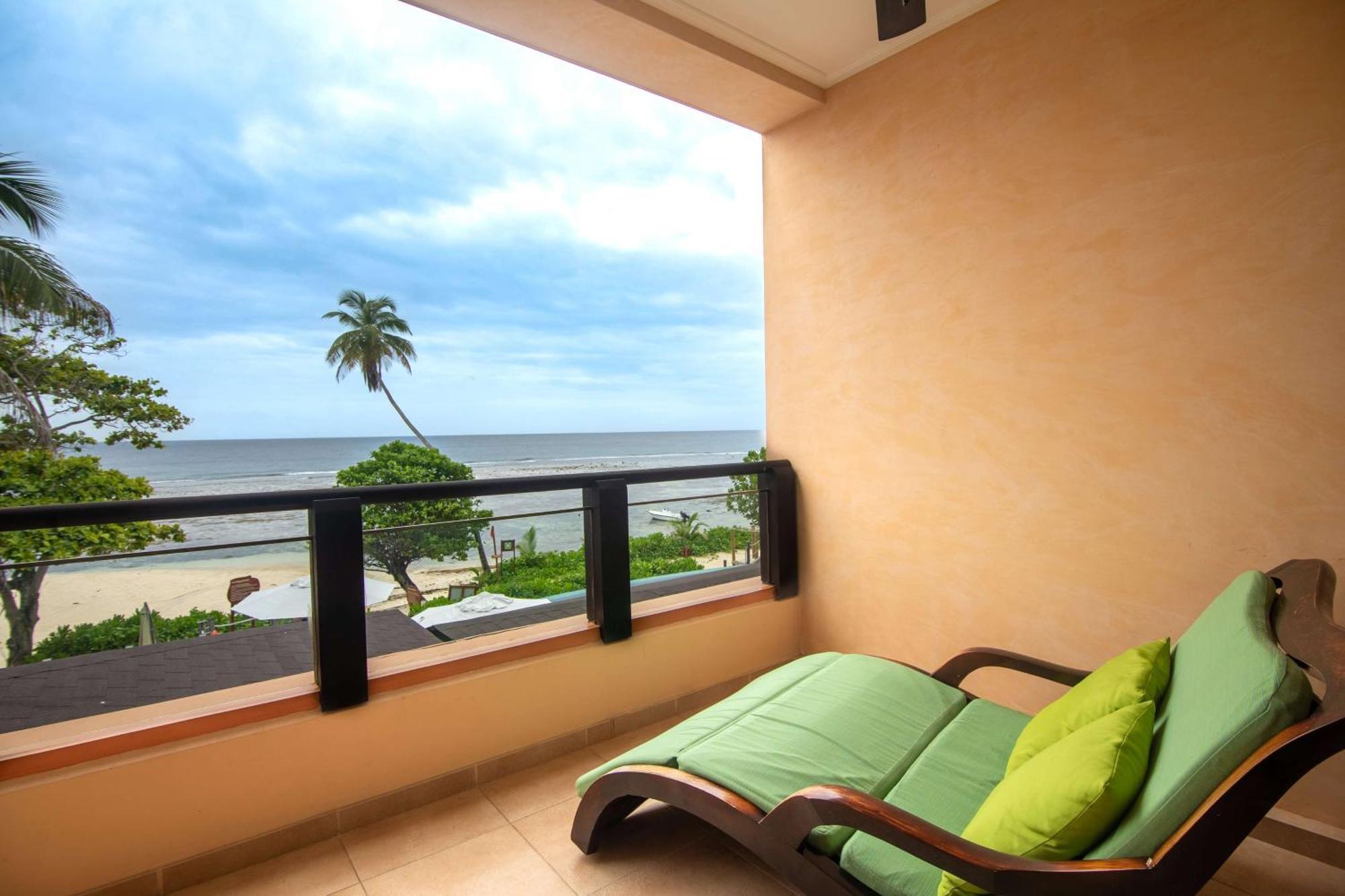 Doubletree By Hilton Seychelles Allamanda Resort & Spa Takamaka Екстер'єр фото