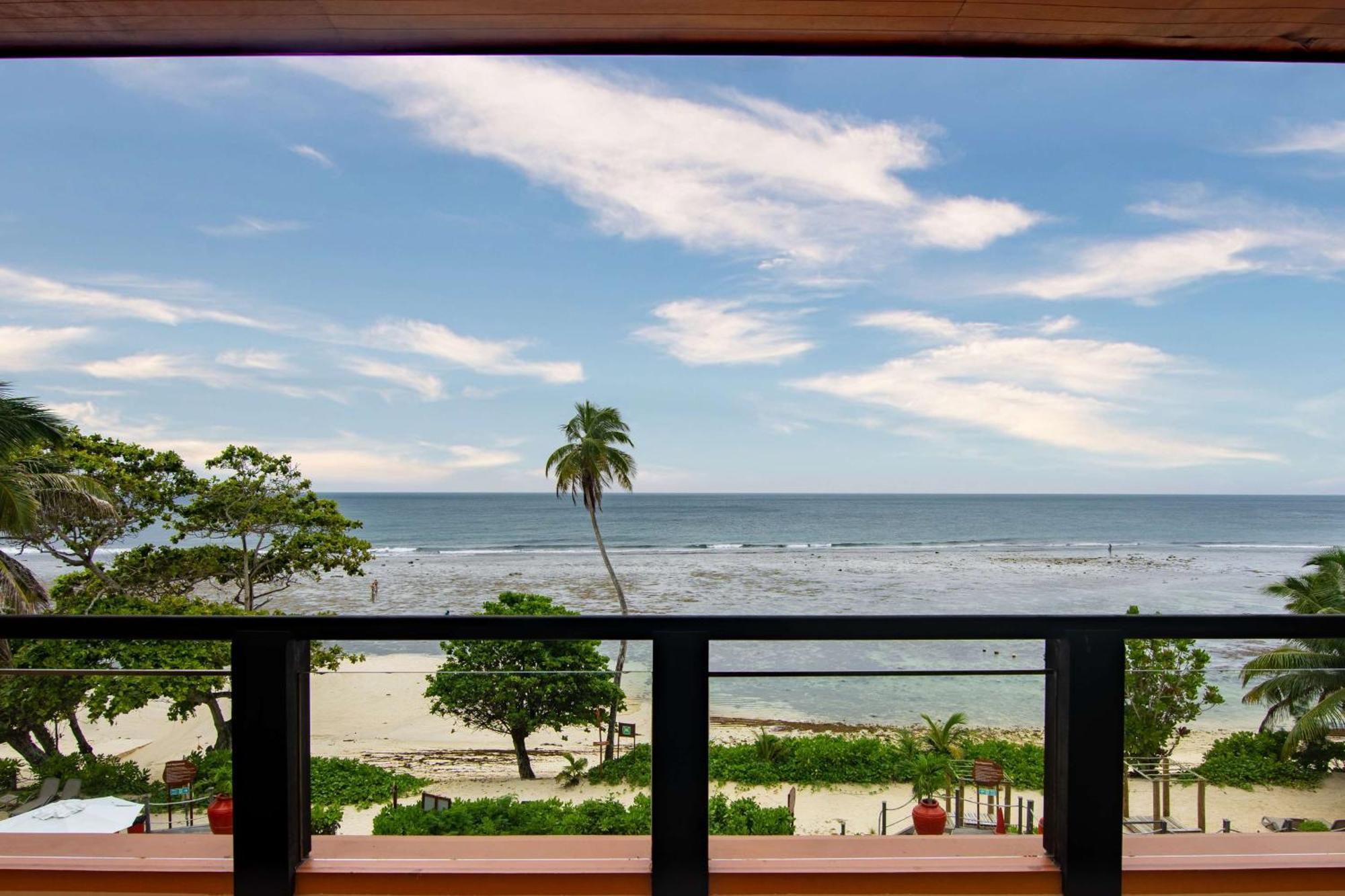 Doubletree By Hilton Seychelles Allamanda Resort & Spa Takamaka Екстер'єр фото