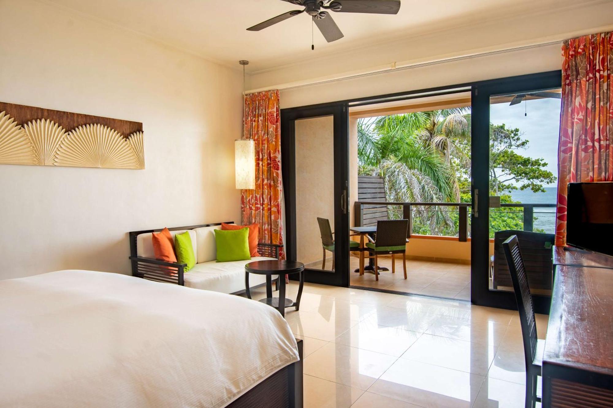 Doubletree By Hilton Seychelles Allamanda Resort & Spa Takamaka Екстер'єр фото