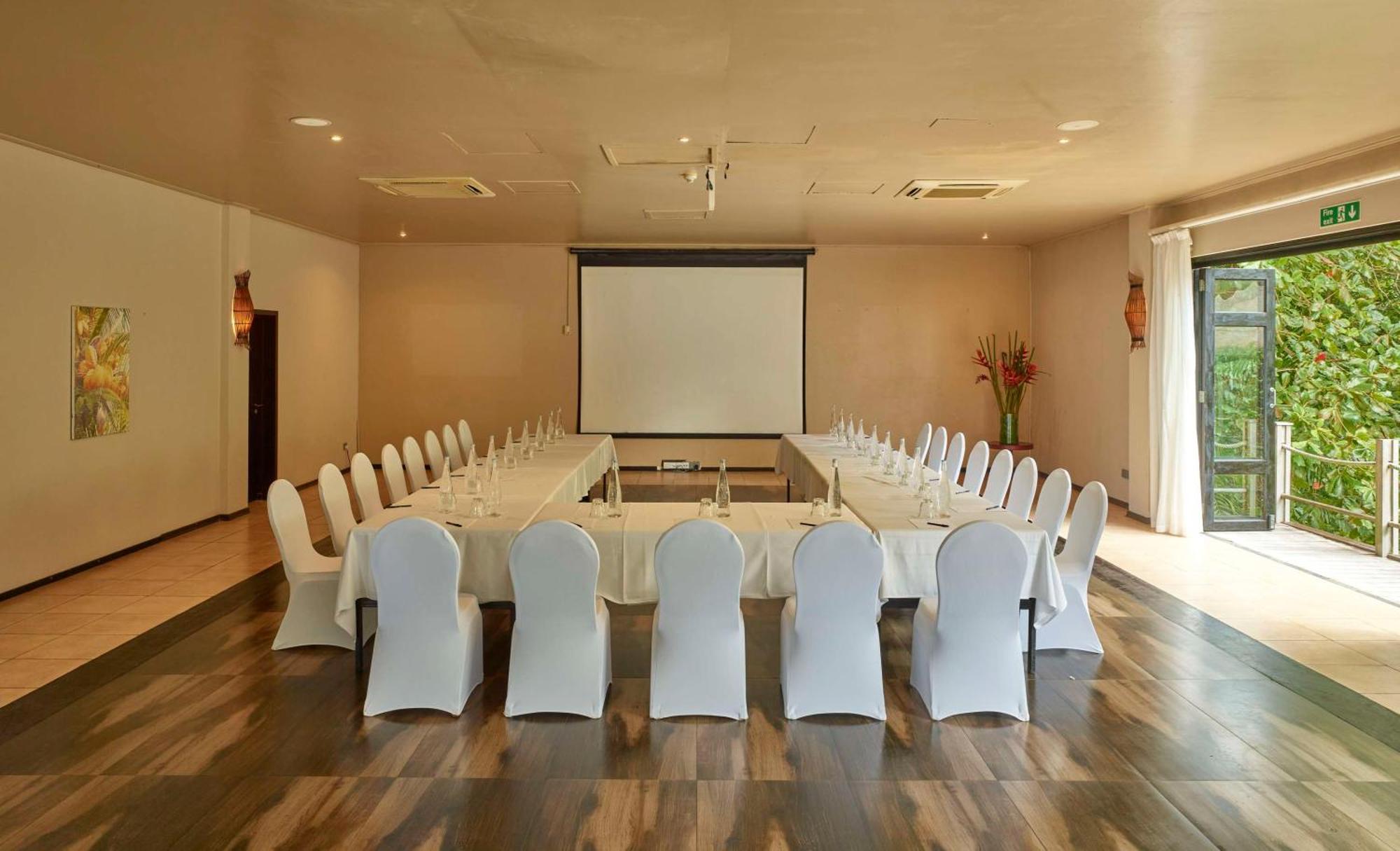Doubletree By Hilton Seychelles Allamanda Resort & Spa Takamaka Екстер'єр фото