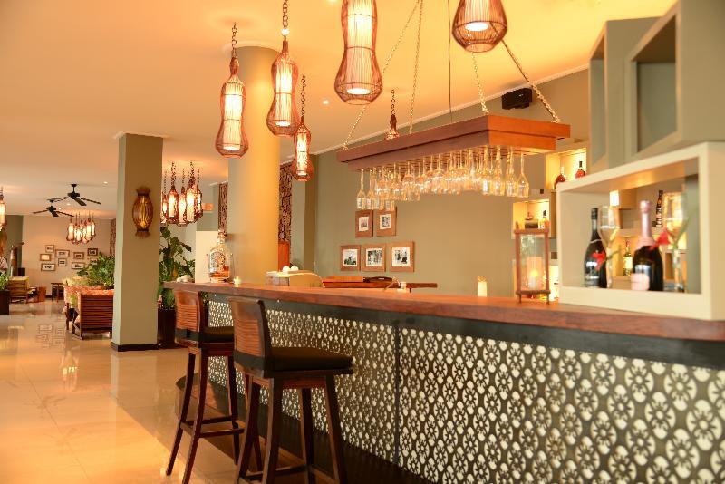 Doubletree By Hilton Seychelles Allamanda Resort & Spa Takamaka Екстер'єр фото