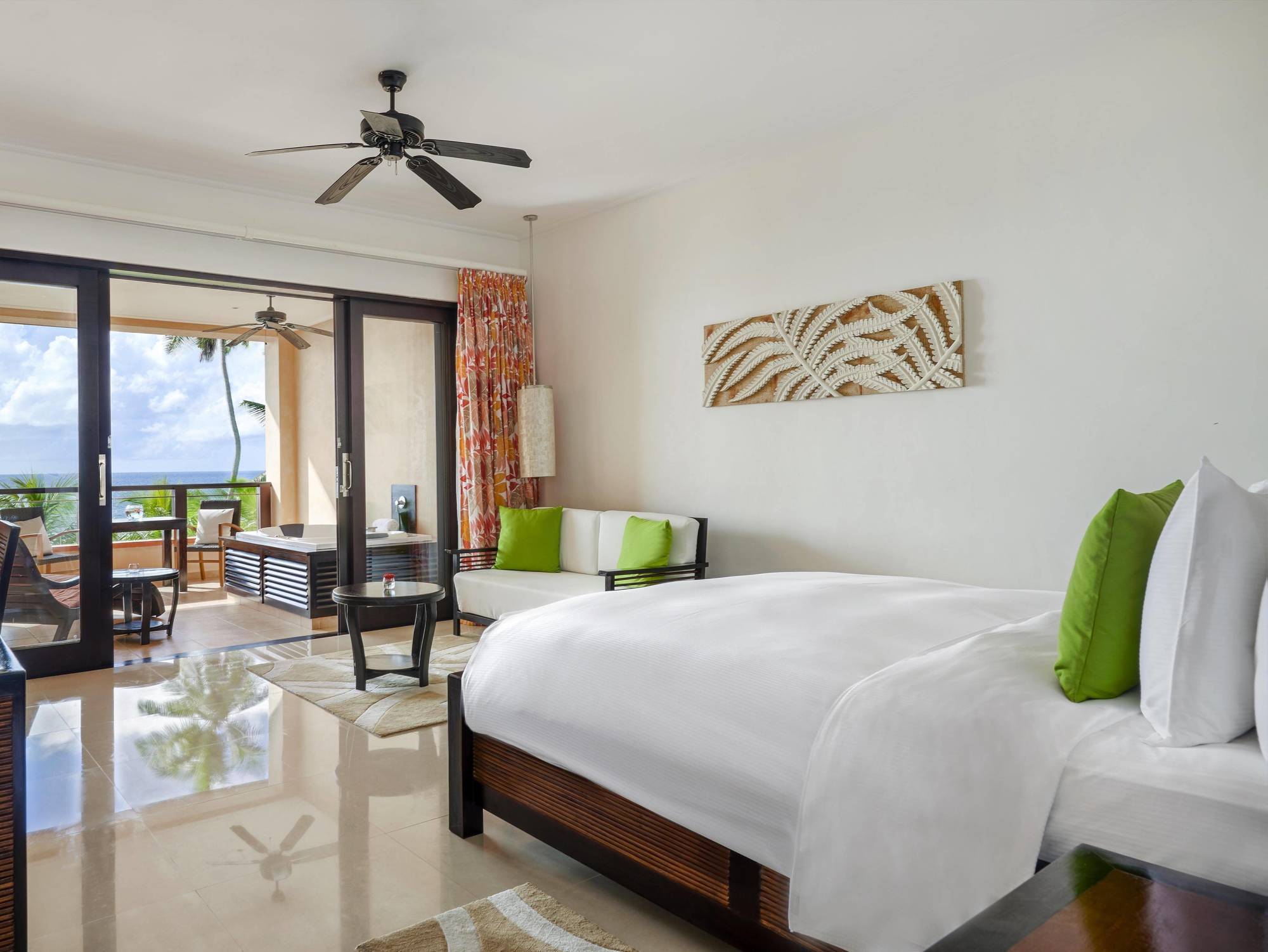 Doubletree By Hilton Seychelles Allamanda Resort & Spa Takamaka Екстер'єр фото