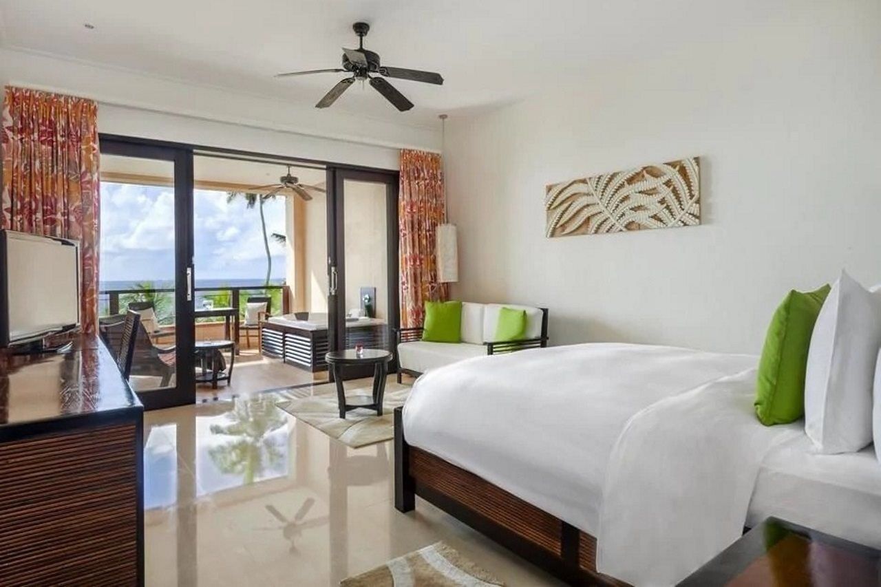 Doubletree By Hilton Seychelles Allamanda Resort & Spa Takamaka Екстер'єр фото